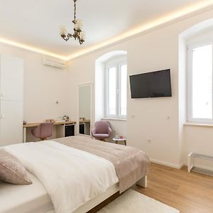 Luxury Rooms In The Center Of Split - Maniva